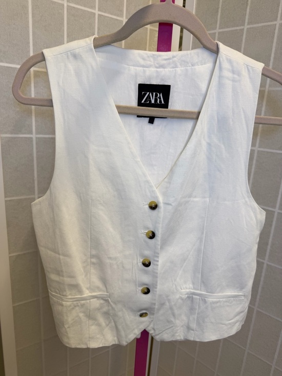 Zara Jackets & Blazers - Zara White Button Front Vest